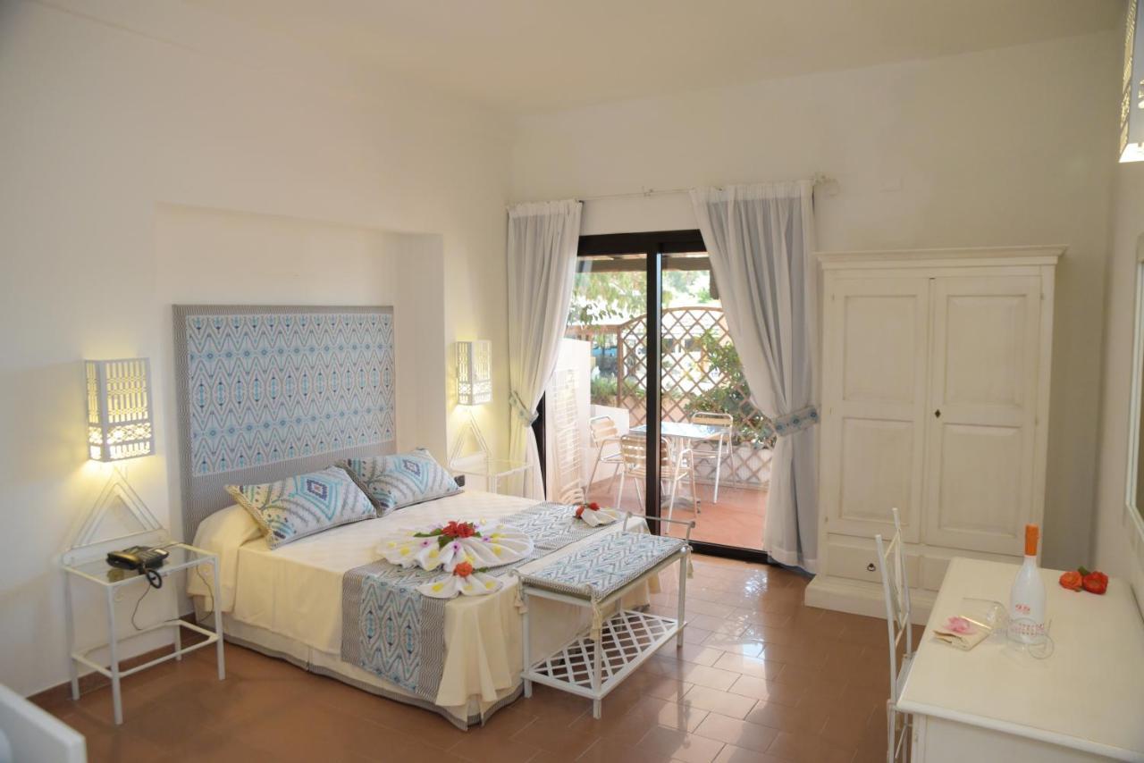 Hotel Altura Villasimius Exterior foto